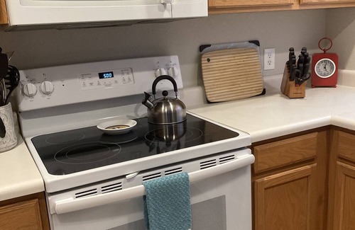 Mesa Condo | Newly decorated 2 bedroom, 2 bath condo with 2 heated community pools.