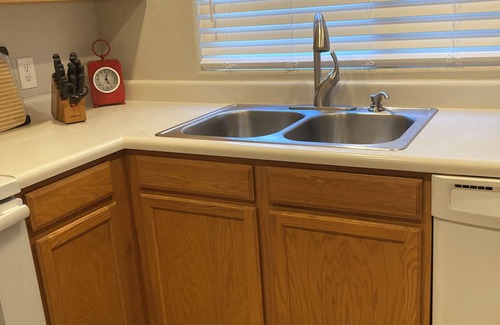 Mesa Condo | Newly decorated 2 bedroom, 2 bath condo with 2 heated community pools.