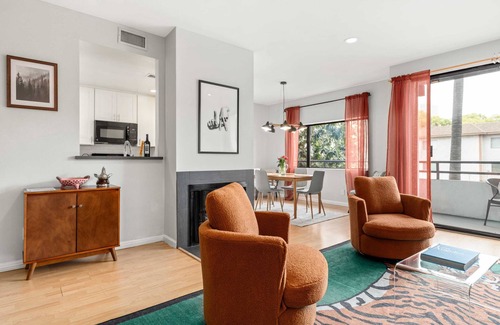 Sawtelle Condo | Newly Designed Home Near Los Angeles Landmarks