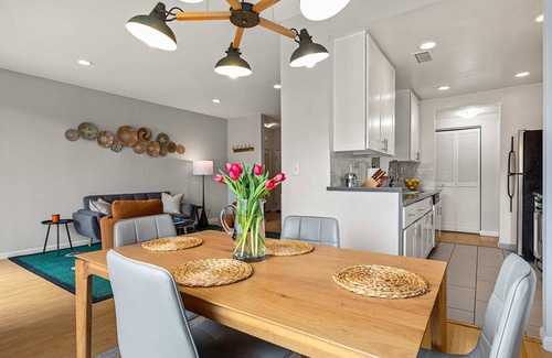 Sawtelle Condo | Newly Designed Home Near Los Angeles Landmarks