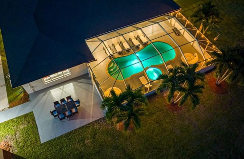 Hunt Club Villa | Newly Designed Renovated Luxe 8 BR Heated Pool