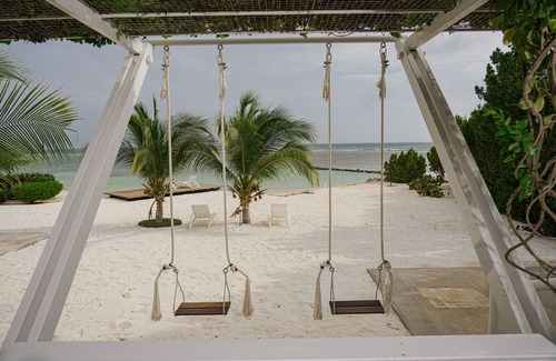 Savaneta Villa | Newly Expanded! Lavish & Exclusive Beachfront Mansion.