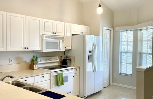 Ole Condo | Newly Furnished Top-Floor 2 Bed/2 Bath Condo in Lely Resort!