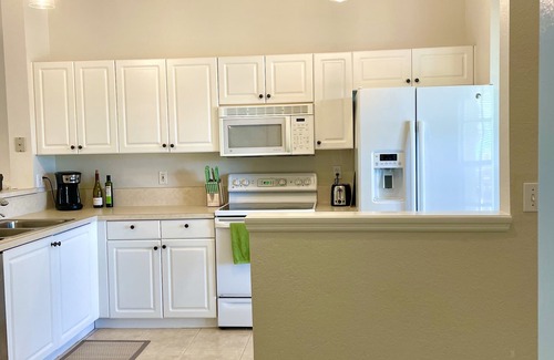 Ole Condo | Newly Furnished Top-Floor 2 Bed/2 Bath Condo in Lely Resort!