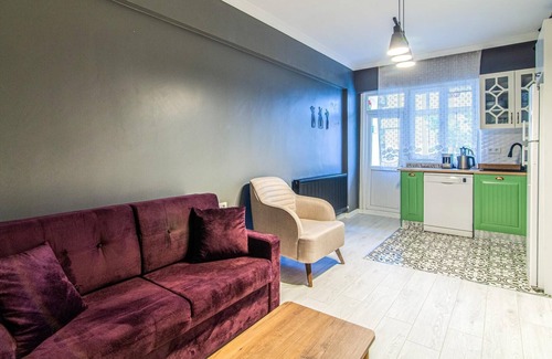 Kartal Apartment | Newly Furnished Urban Flat Near Metro