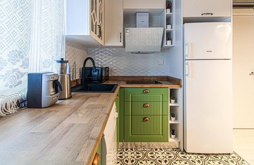 Kartal Apartment | Newly Furnished Urban Flat Near Metro