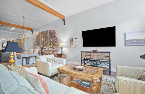 Habersham House | Newly Listed - Charming Retreat in Habersham