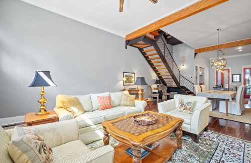 Habersham House | Newly Listed - Charming Retreat in Habersham