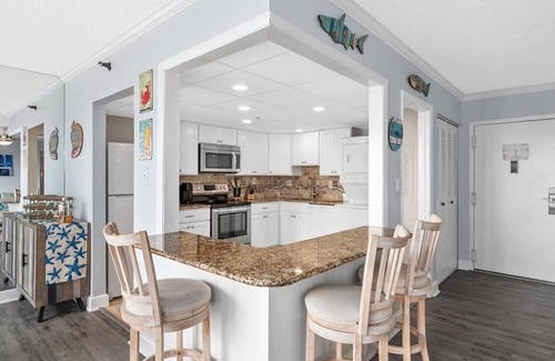 North Ocean City Condo | Newly Listed - New Floors/Paint/Decorations and Indoor Pool!