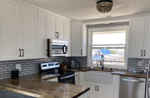Surf City House | NEWLY LISTED! Remodeled 3 BR 2.5 BA Oceanfront Townhouse; Sleeps 8.