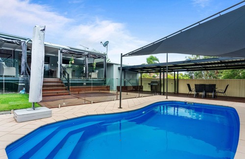 Lake Munmorah House | NEWLY LISTED / The Coastal Lake Getaway