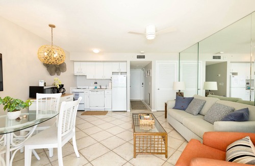 Marco Island Condo | NEWLY MODERNIZED, Top Floor Beachfront Condo, Top-Notch Ocean Views, 1 BR/1Bath