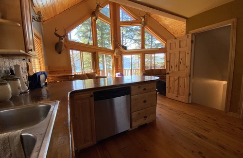 Cle Elum House | NEWLY OPEN LABOR DAY WKND - beachside 2 night min that wknd. Best value & view