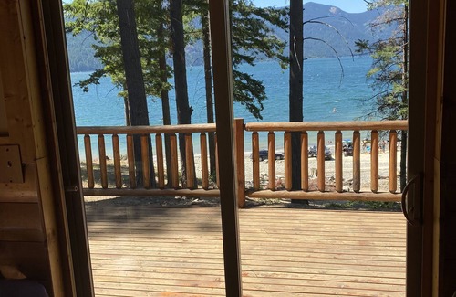 Cle Elum House | NEWLY OPEN LABOR DAY WKND - beachside 2 night min that wknd. Best value & view