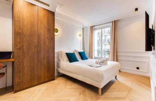 Saint-Vincent-de-Paul Apartment | Newly rebuilt by architect - Center of Paris