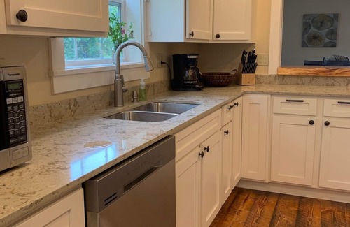 Sequim House | Newly refinished two-bedroom house with an elegant rustic look on the waterfront