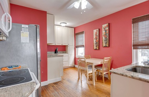 Crescent Beach House | Newly Refurbished - Beach House with pool & hot tub +Free Attraction Tickets!