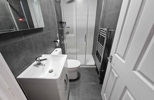 Shepherd's Bush Apartment | Newly refurbished apartment in Central London