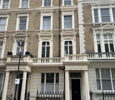 Pembridge Apartment | Newly refurbished- Awesome very central flat in famous Notting Hill with a balcony