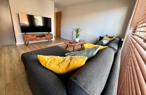 Belfast Apartment | Newly refurbished! Eastside Escape - Conveniently located with fantastic local transport links