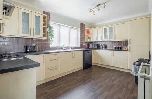 Peterborough House | Newly Refurbished Lavish House in Peterborough