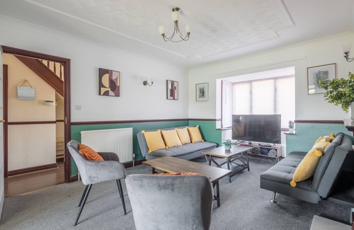 Peterborough House | Newly Refurbished Lavish House in Peterborough