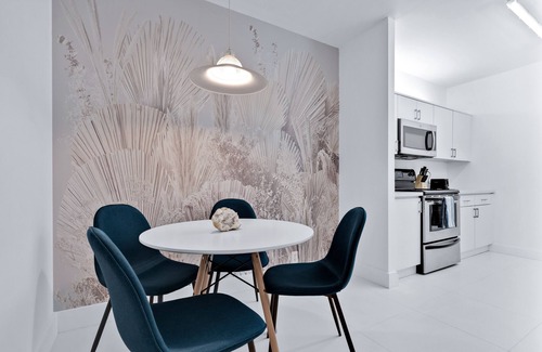 Key Biscayne Condo | Newly refurbished 3 bed apartment in Key Biscayne