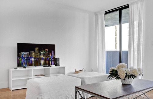 Key Biscayne Condo | Newly refurbished 3 bed apartment in Key Biscayne
