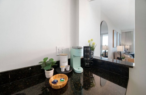 East Fort Lauderdale Condo | Newly Refurnished 1 BR suite w/Ocean View sleeps 4