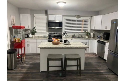 North Street House | Newly Remodeled, Comfy Home w/Large Fenced Yard