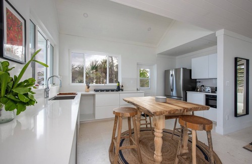 Double Bay House | Newly Remodeled Home on Pink-Sand Double Bay Beach, Spectacular Views