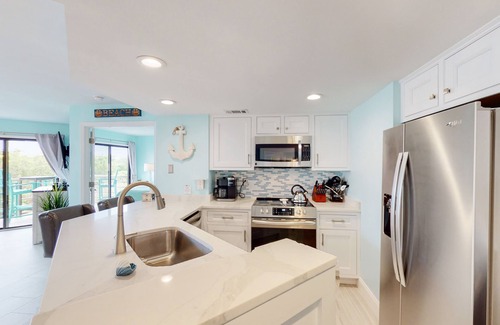 Palmetto Dunes Condo | Newly Remodeled Ocean Front Property