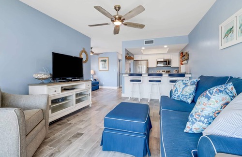 South Island Condo | Newly Remodeled, Waterfront Condo! Community Pool! Beach Gear! Over $125 of Free Daily Activities!