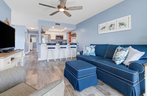 South Island Condo | Newly Remodeled, Waterfront Condo! Community Pool! Beach Gear! Over $125 of Free Daily Activities!