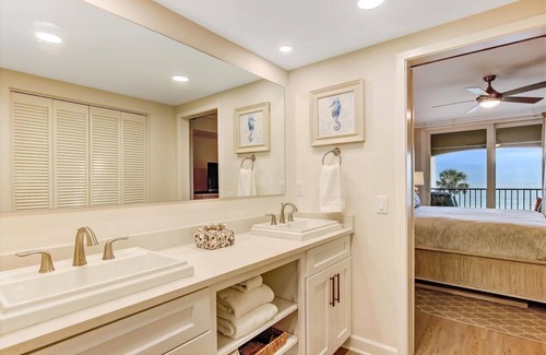 Fernandina Beach Condo | Newly-Remodeled Luxury Villa with Private Oceanfront Balcony for Each Bedroom!