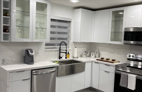 Southwest Coconut Grove House | Newly remodeled 2/1 Miami vibe home in coconut grove