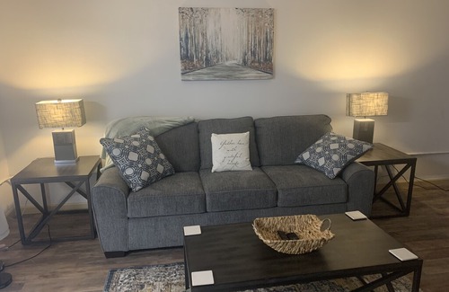 Beckley House | Newly Remodeled 2 bedroom, 1 bathroom apartment