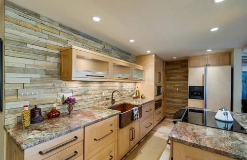 Peak 9 Condo | Newly Remodeled 2 BR 2BA, Ski-In Ski-Out, 1 Blk from Downtown - Powderhorn