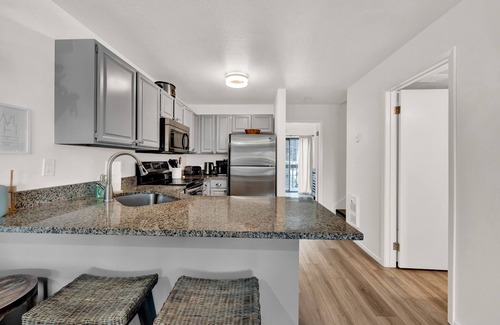 Eden Condo | Newly Remodeled 2BD/2BA Mountain Retreat with AC