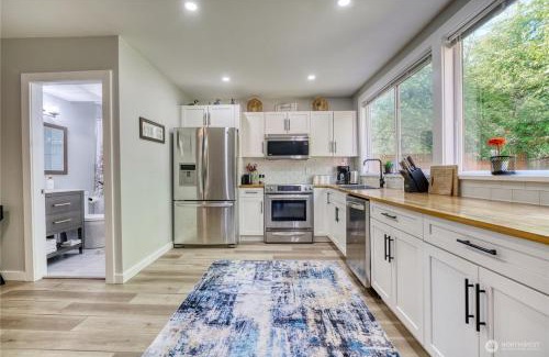 Point Roberts House | Newly Remodeled 2Bd Room A Frame Cottage Point Roberts