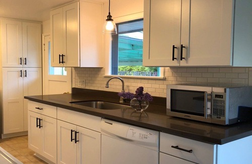 Shoreline House | Newly remodeled 3-bedroom house