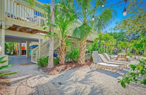 Siesta Key Apartment | Newly remodeled 8-steps to sand path of Beach! Unit D