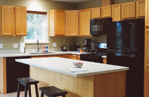 Homer Apartment | Newly remodeled and close to the beach!