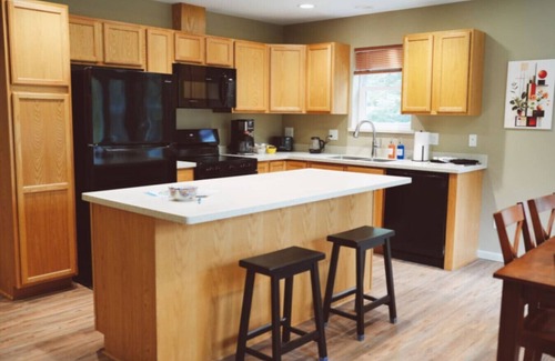Homer Apartment | Newly remodeled and close to the beach!
