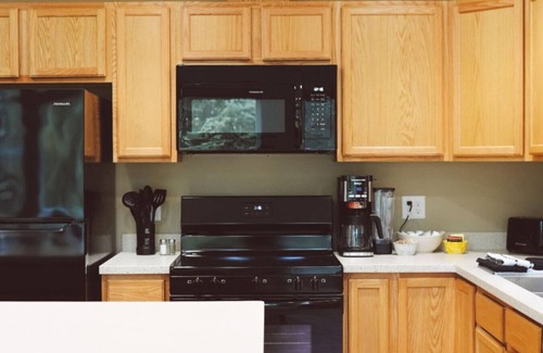 Homer Apartment | Newly remodeled and close to the beach!
