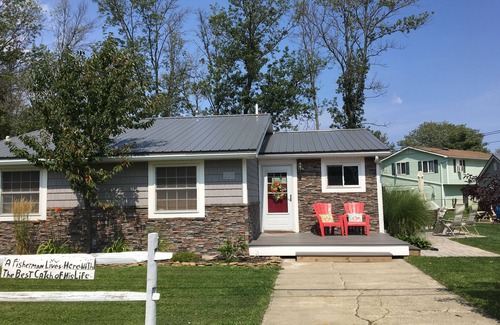 Lake Erie Beach Cottage | Newly remodeled Angola/Point Breeze, NY cottage on Lake Erie