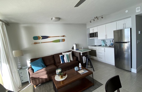 Marco Island Condo | Newly remodeled beach front !