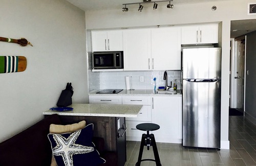 Marco Island Condo | Newly remodeled beach front !