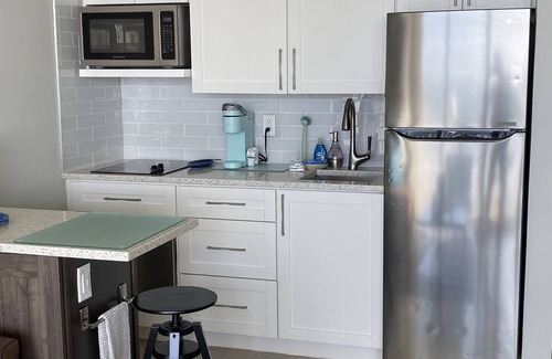 Marco Island Condo | Newly remodeled beach front !