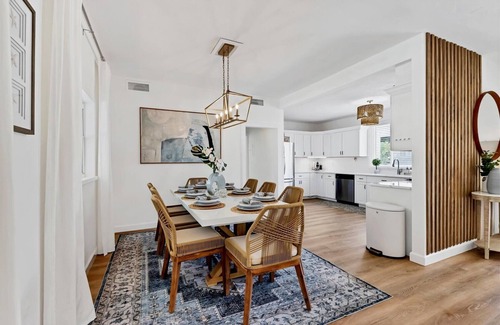 Lido Shores House | Newly remodeled beach house by Lido Beach and private pool